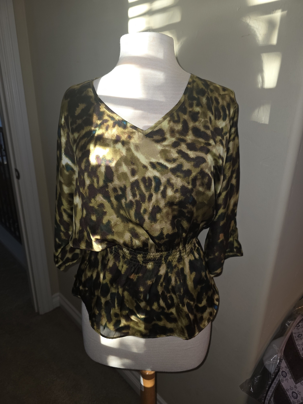 Anne KLEIN Olive Leopard Print V-Neck Peplum Top